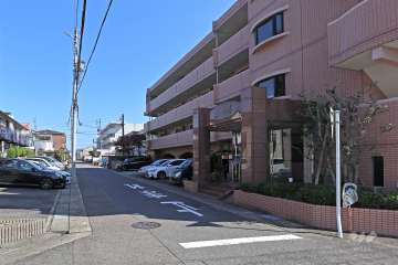 敷地北側の前面道路