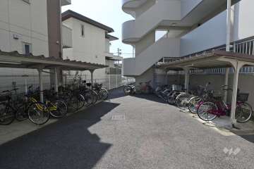駐輪場（屋根付き）