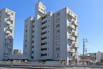 シャトー勝川Aの外観（北西側から）