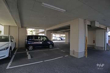 敷地内駐車場（屋外平面式・屋内平面式）