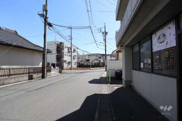 敷地東側の前面道路