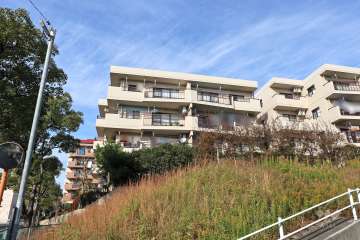 メゾン中央台6号棟の外観(南側から）
