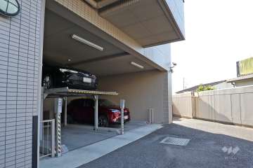 敷地内駐車場（屋内機械式）