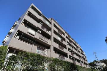 リバピア中央台10号棟の外観(南西側から）