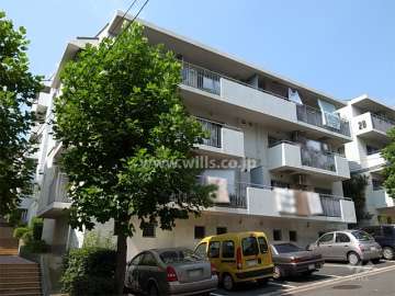 公団千里緑丘団地２７号棟の外観（南西側から）