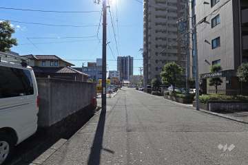 敷地東側の前面道路