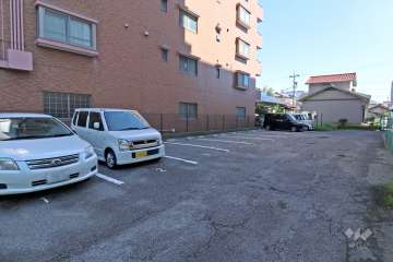 敷地内駐車場北側（屋外平面式）