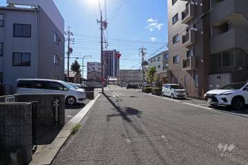敷地東側の前面道路