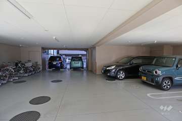 敷地内駐車場（屋内平面式）