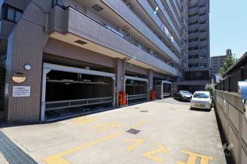 敷地内駐車場（屋内機械式）