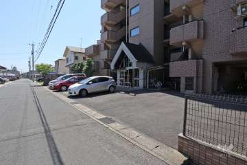 敷地内駐車場（屋外平面式）