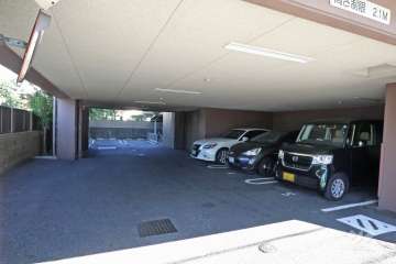 敷地内駐車場（屋内平面式）