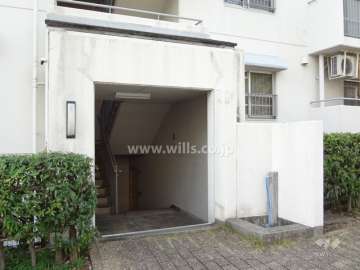 住戸入り口（共用ポスト）