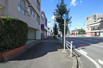 敷地北西側の前面道路