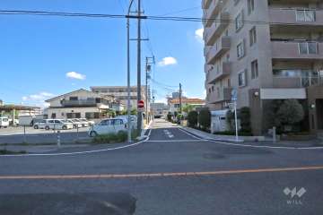 敷地北西側の前面道路