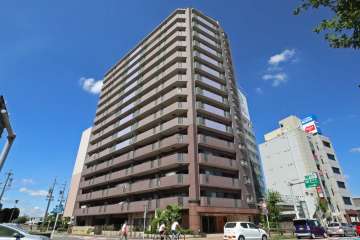 ライオンズマンション鳥居松の外観（南東側から）