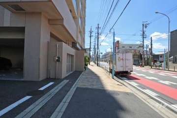 敷地南西側の前面道路