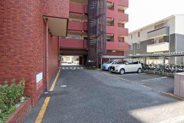 敷地内駐車場（屋外平面式）