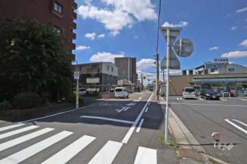 敷地北西側の前面道路