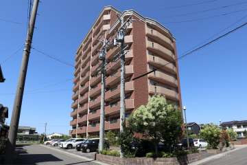 マンションの外観（南東側から）