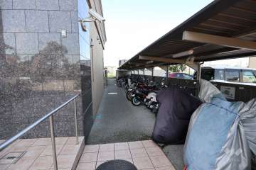 駐輪場（屋根付き）