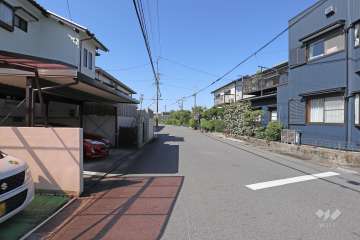 敷地南側の前面道路