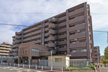 マルベリー藤山台ヒルズの外観（北西側から）