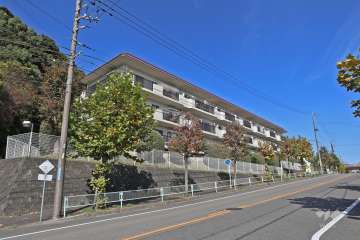 藤山台スカイマンションA棟の外観（南側から）