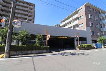 敷地内駐車場（屋内平面式）