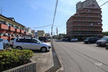 敷地南西側の前面道路