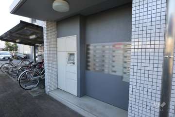 共用ポストと宅配ボックス