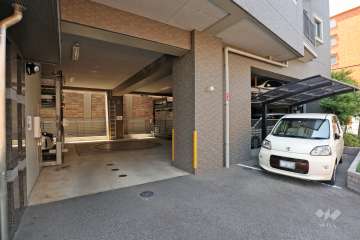 敷地内駐車場（屋内機械式）