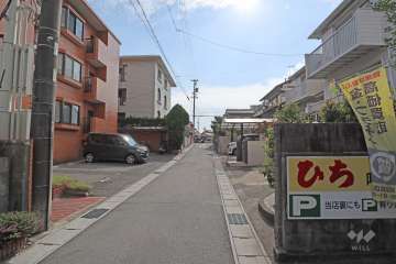 敷地北西側の前面道路