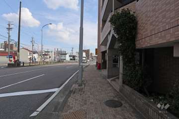 敷地北東側の前面道路