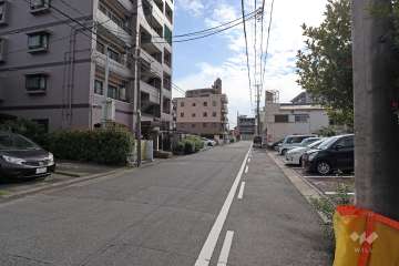 敷地北西側の前面道路