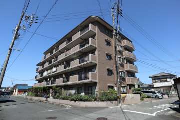 シャトー上八田の外観(南側から）