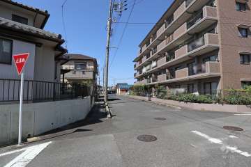 敷地南西側の前面道路