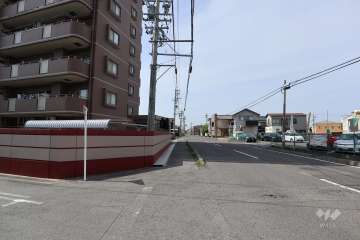 敷地南東側の前面道路