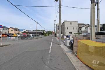 敷地北側の前面道路