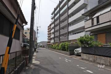 敷地南側の前面道路