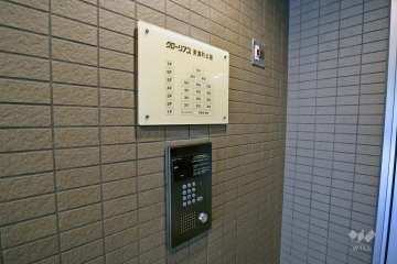 エントランスはオートロック付きです。