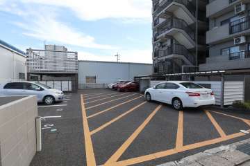 敷地内駐車場（屋外平面式）