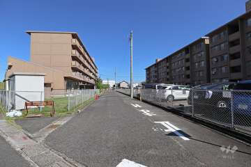 敷地北西側の前面道路