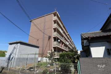 パビリオン菫台E棟の外観(南西側から）