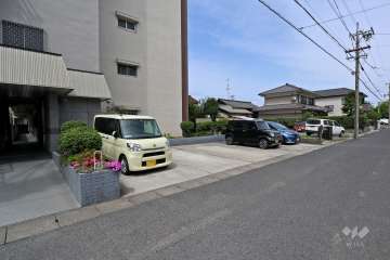敷地内駐車場（屋外平面式）