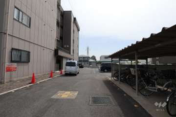 敷地内駐車場（屋外平面式）