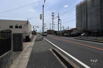 敷地北側の前面道路