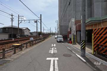 敷地東側の前面道路