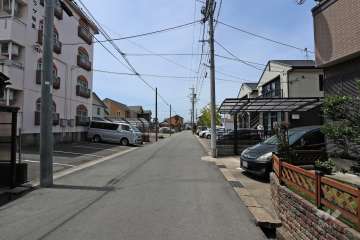 敷地北側の前面道路
