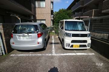 敷地内駐車場（屋外平面式）